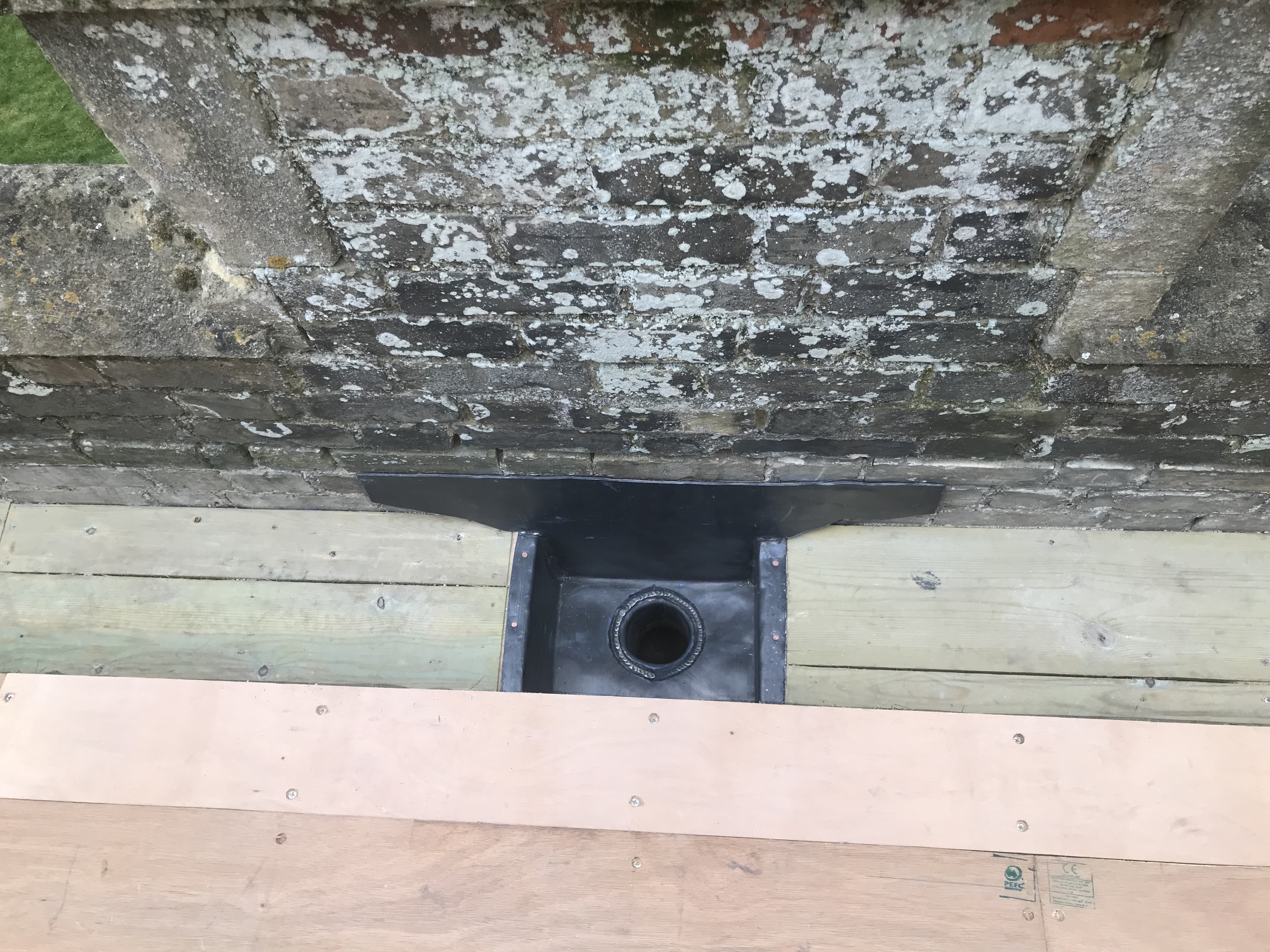 South Aisle replacement lead pit